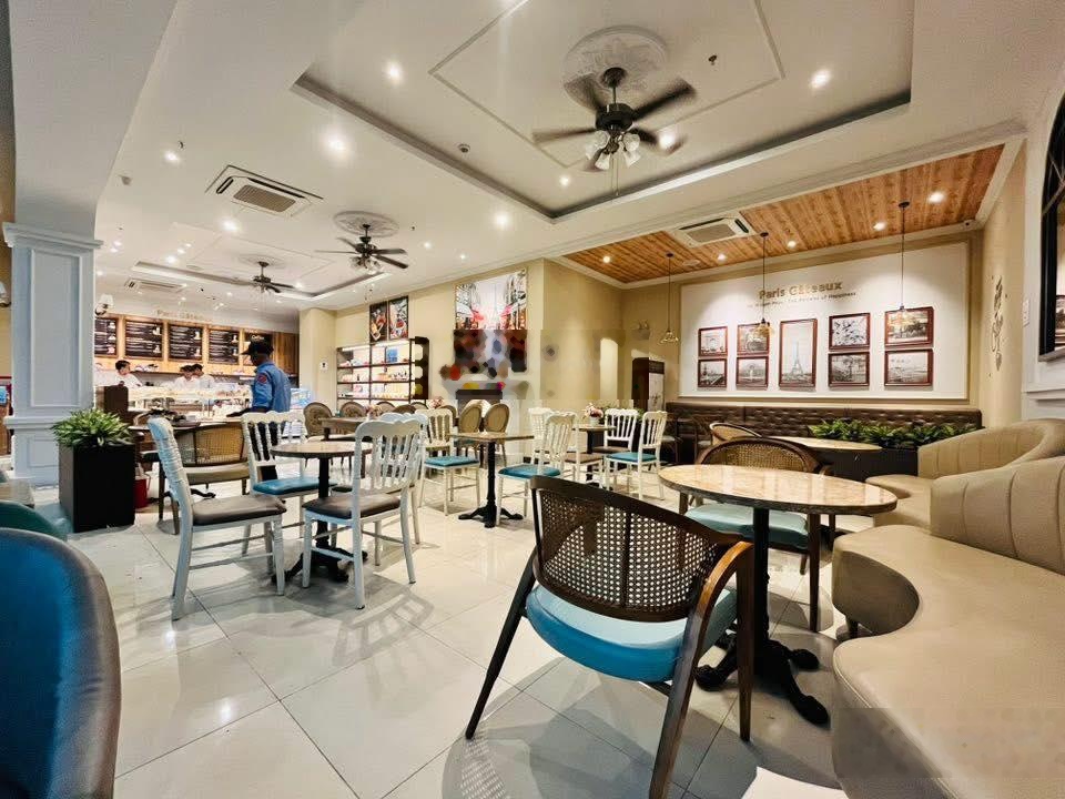 Cho thuê nhà mặt phố Trần Thái Tông DT 100m2x2 tầng, MT 6m thông sàn phù hợp mọi mô hình KD, Alo em