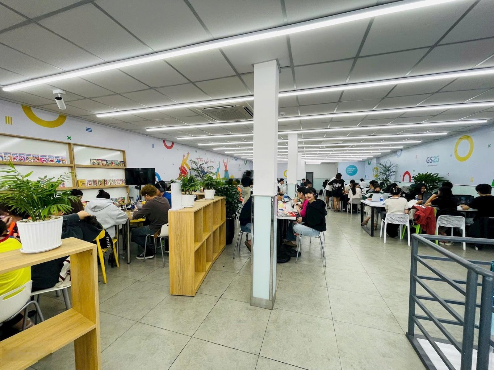 Cực đẹp. Cho thuê MBKD phố Đội Cấn. Diện tích 100m2 x 2 tầng, mặt tiền 10m, giá thuê 65tr/ tháng