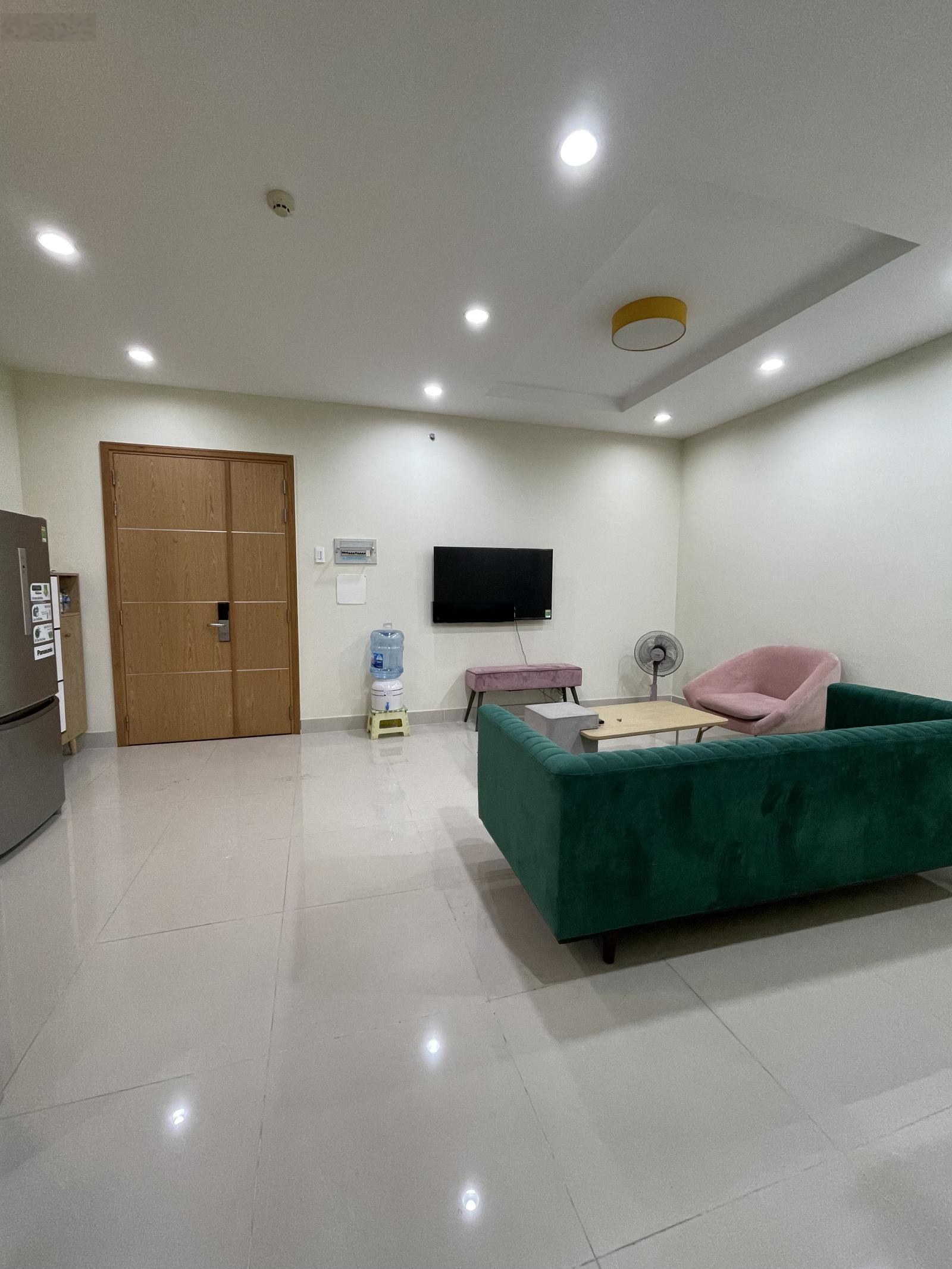 Cho thuê căn hộ Him Lam Riverside 2pn2wc giá 11tr/th . Lh:0931178557