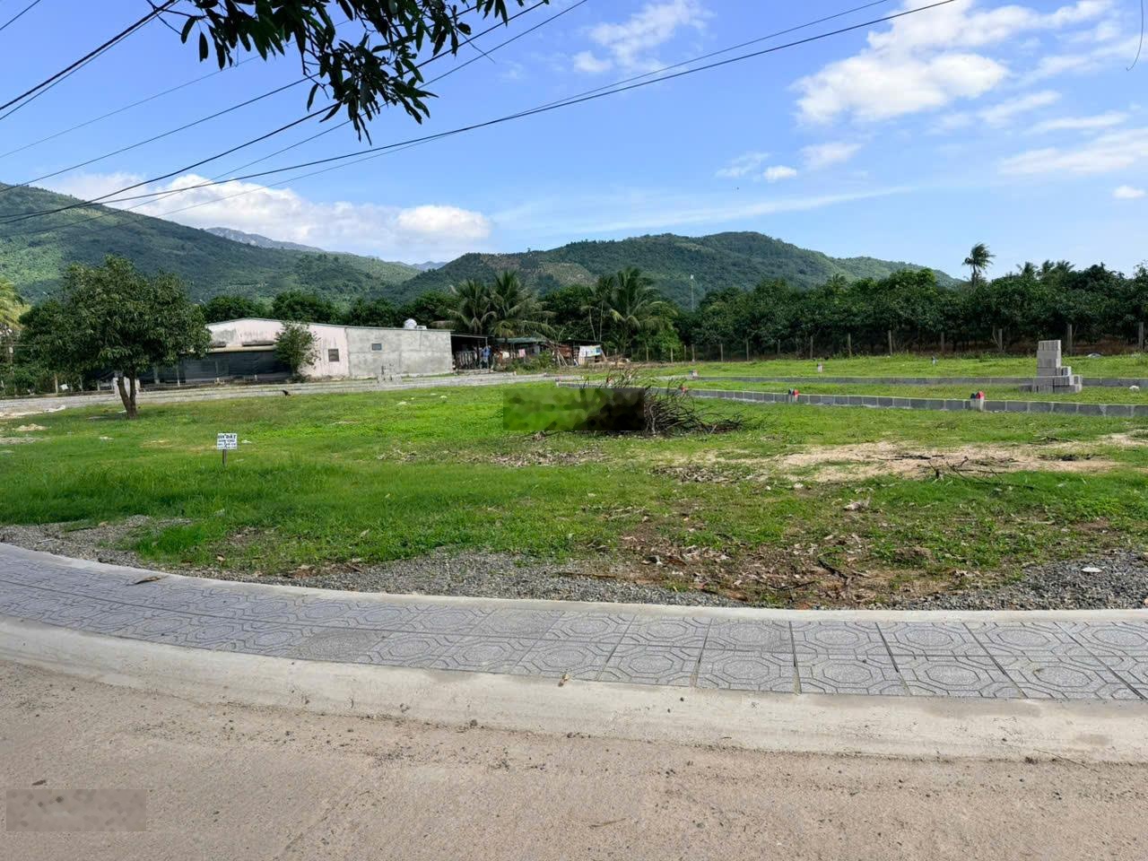 Bớt lộc 50 triệu đất full thổ cạnh kdt mới vingroup