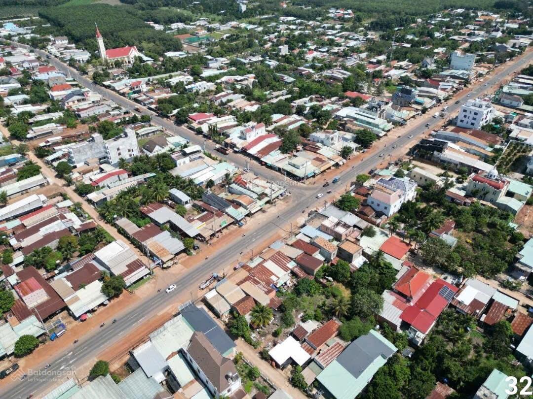 Chủ ở xa cần bán gấp 200m2 giá 700tr ngay khu dân cư hiện hữu, sổ sẵn,gần cao tốc TPHCM-Chơn Thành.