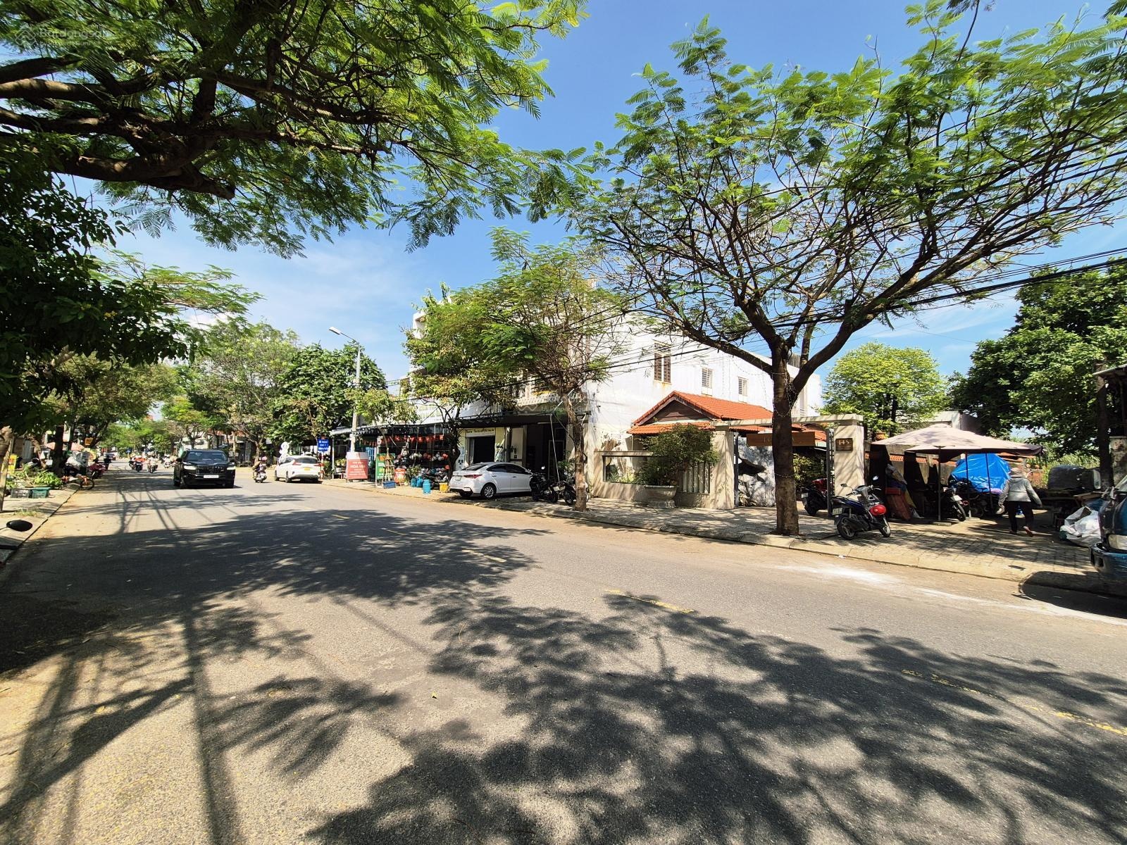 Chào bán siêu phẩm 160m2 trục chính kinh doanh Nguyễn Duy Trinh kề sông, kề núi, kề biển