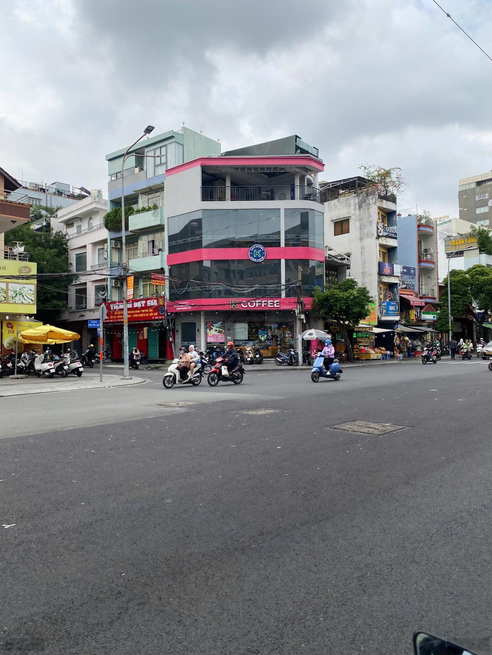 Bán MT phố Phan Xích Long - Khu phố ẩm thực - 7x16m, HĐT 130tr/th, 4 tầng - giá 35.9 tỷ