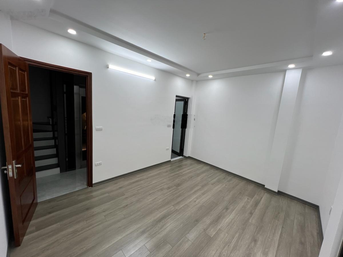 Bán Nhà riêng thang máy 11 tỷ, 36 m2, 3PN, 4WC tại Nguyễn Lương Bằng, Nam Đồng, Đống Đa, Hà Nội