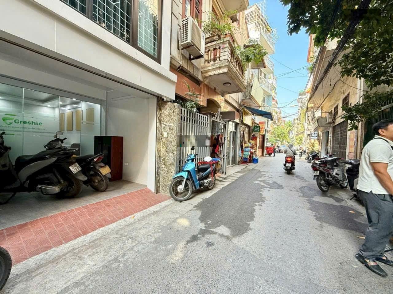 Nhà Xuân La, trung tâm Tây Hồ, Hồ Tây, nhà đẹp ở ngay,duy nhất 1 căn dân xây chắc chắn