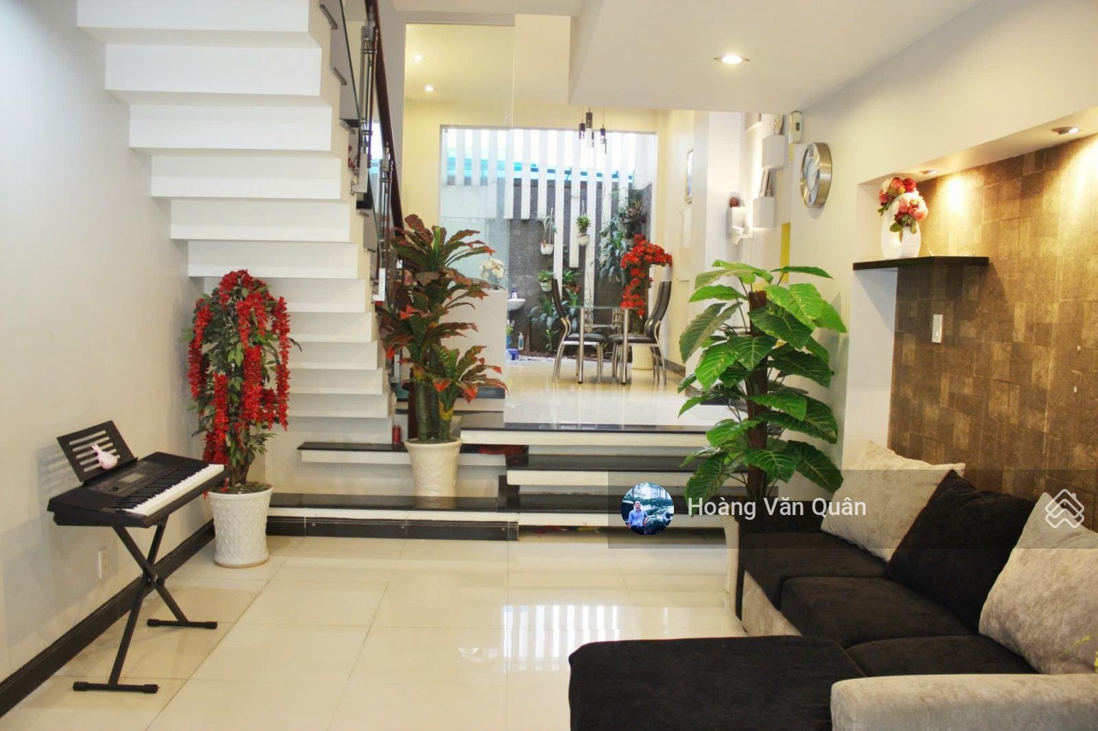 Bán nhà mặt tiền kinh doanh Quốc Hương Thảo Điền Quận 2 DT: 5.4X15m CN 78m2 3 tầng Giá 36 tỷ