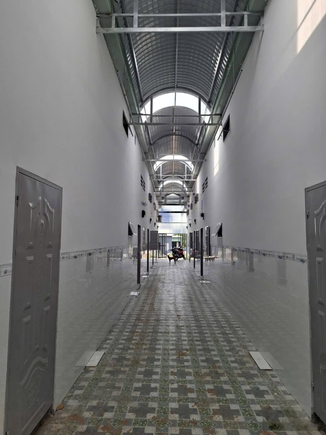 Chủ kẹt tiền bán cặp trọ DT 300m3, giá 790Tr, Sau chợ Mỹ Phước, Sổ Sẵn.