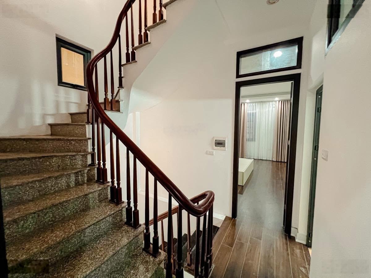 Mặt ngõ kinh doanh phố Minh Khai ô tô đỗ cửa nhà đẹp 2 thoáng ở ngay 70m2 x 4T giá nhỉnh 12 tỷ