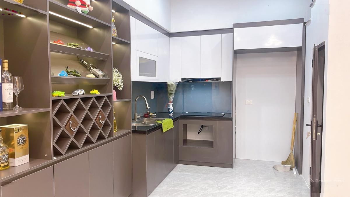 Nhà đẹp! Nguyễn Lương Bằng, ngõ 3 gác tránh, 2 thoáng, thông sàn, ban công, tặng nội thất, 36m2x4T