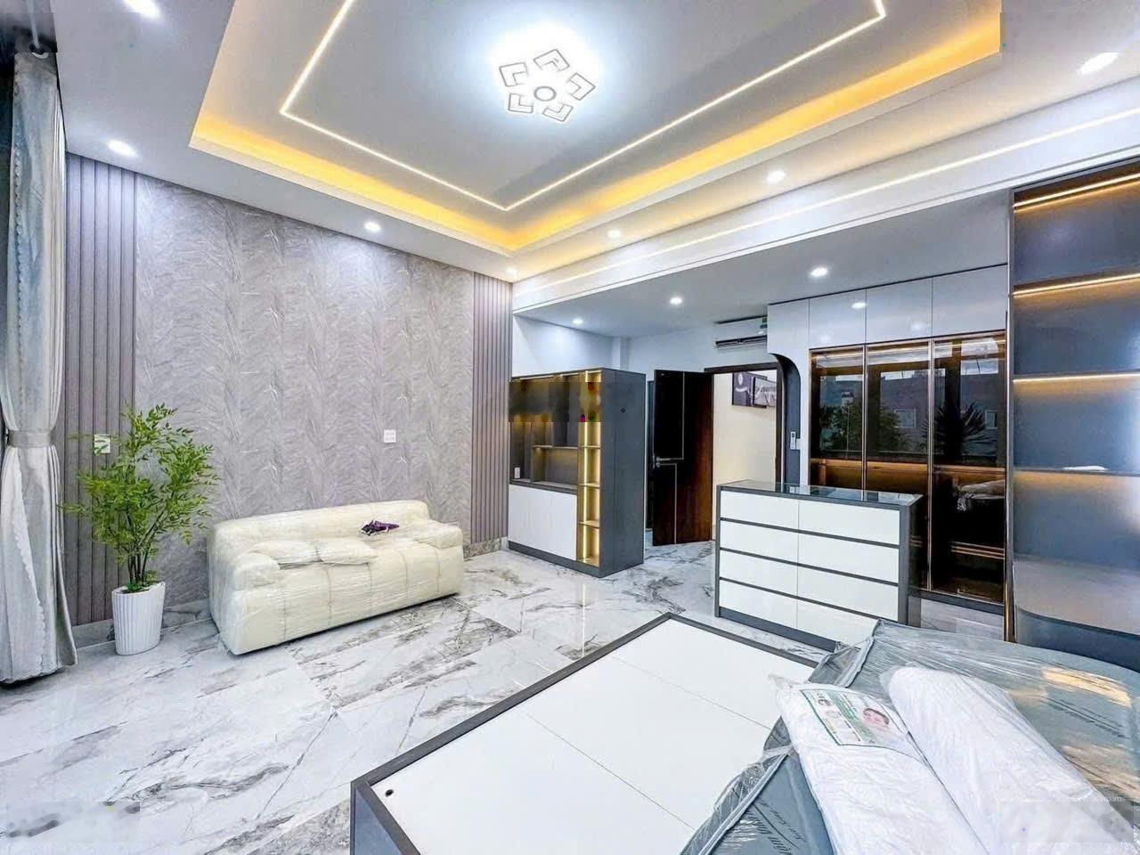 Chính chủ cần bán gấp căn nhà mai xuân thưởng p11 bình thạnh dt 62m2 giá 2tỷ150 hxh sổ hồng riêng