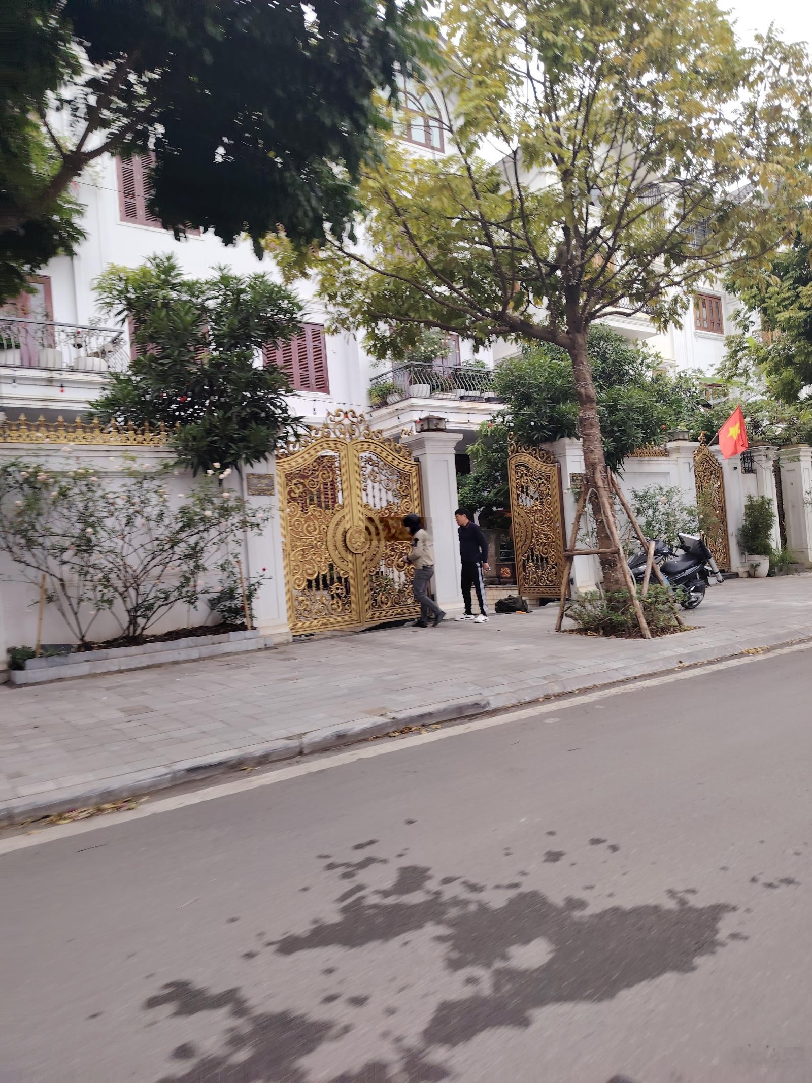 Bán biệt thự hàng xóm khu đô thị Đền Lừ