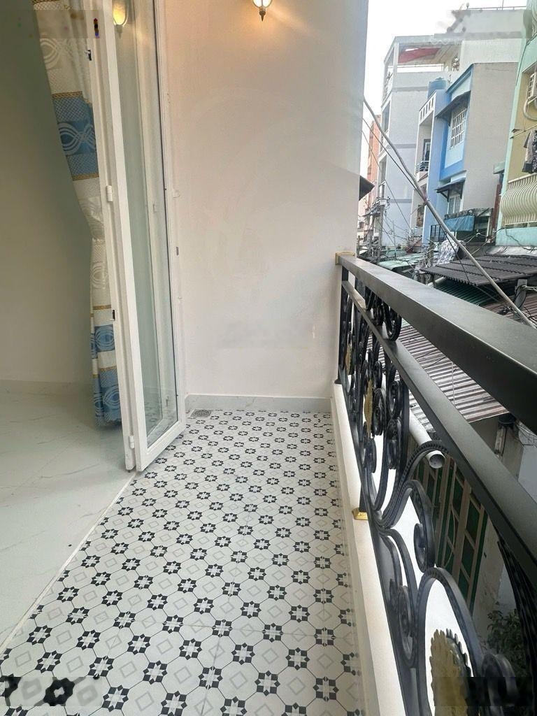 Nhà đẹp 3 tầng- hẻm xe hơi 6m giá yêu thương