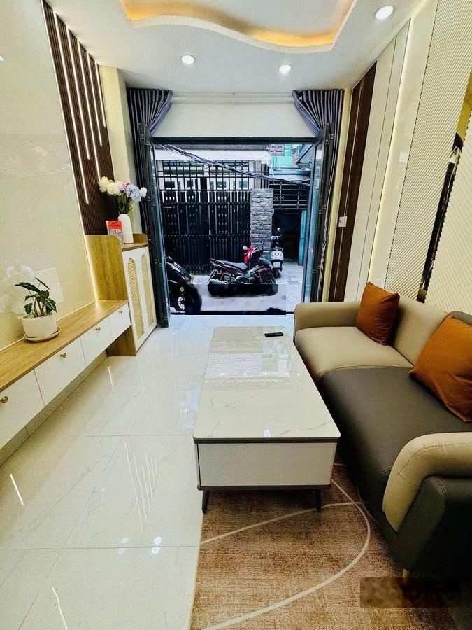 Bán nhà cách mạng tháng tám 18m2 4 tầng - 4.85 tỷ - nhà mới đẹp thiết kế hiện đại trung tâm q3