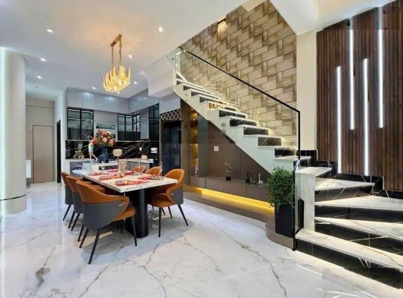 Chính chủ cần tiền bán gấp căn nhà 82,4m2 giá 4TỶ170 đường Ngô Tất Tố-Bình Thạnh. Gần chợ Thị Nghè