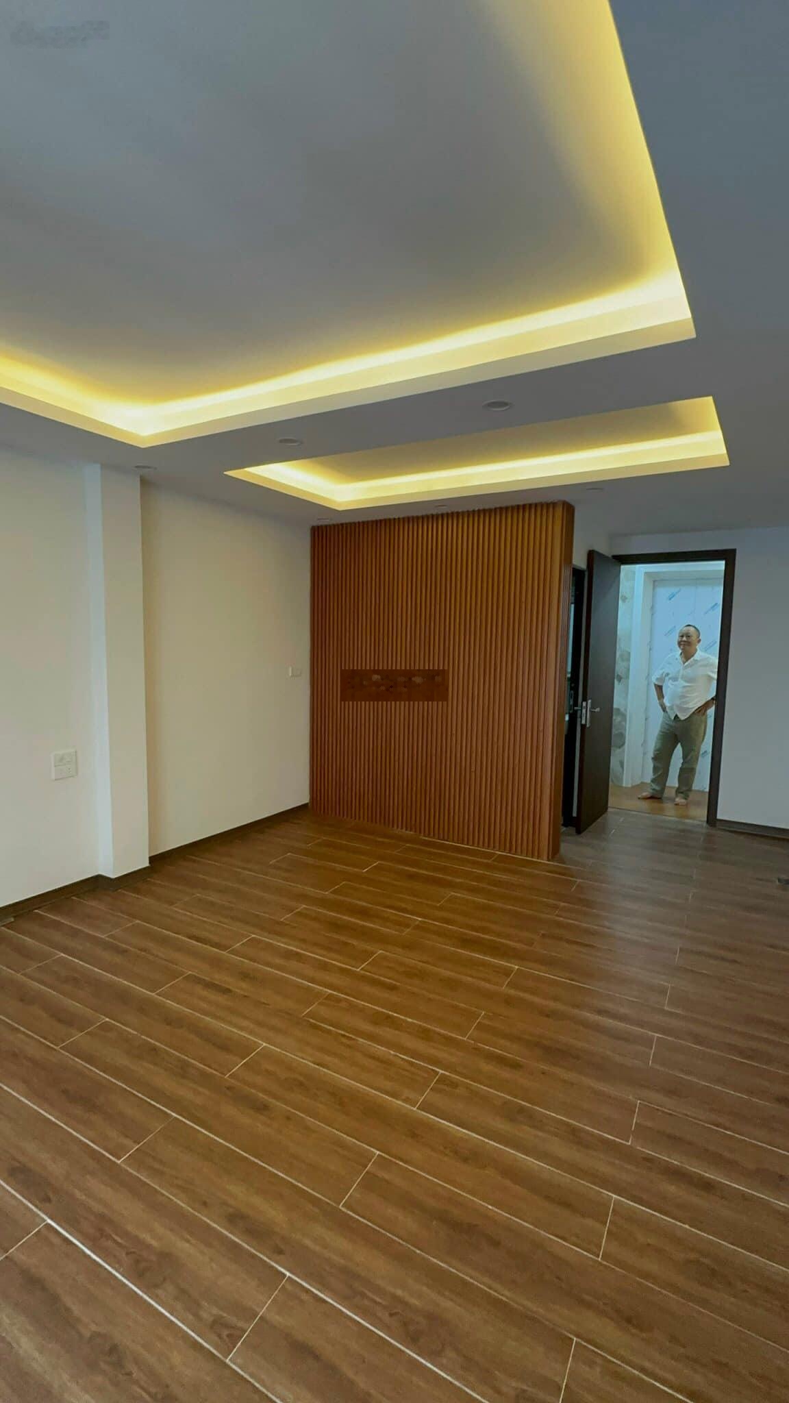 Cho thuê nhà mặt phố Thụy Khuê 30mx 6 tầng. Cho thuê mọi mô hình