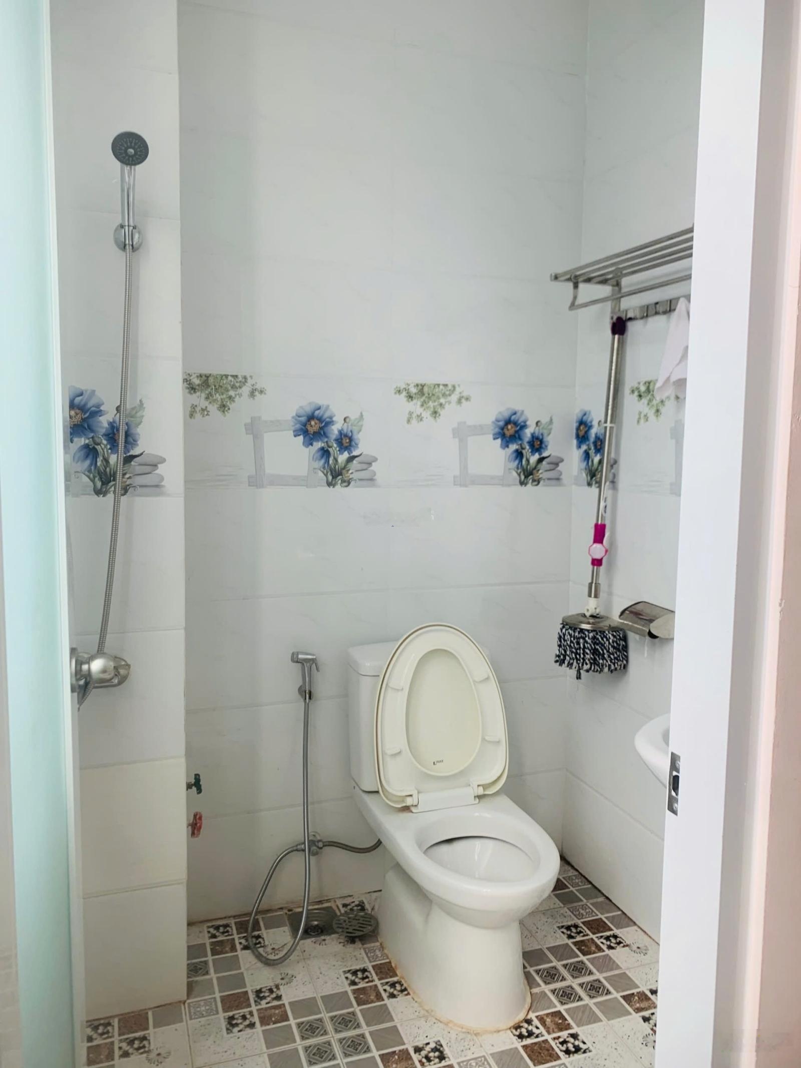 Cho thuê phòng dịch vụ, Cát Lái, Q2 - NT cơ bản có máy lạnh, tolet riêng.