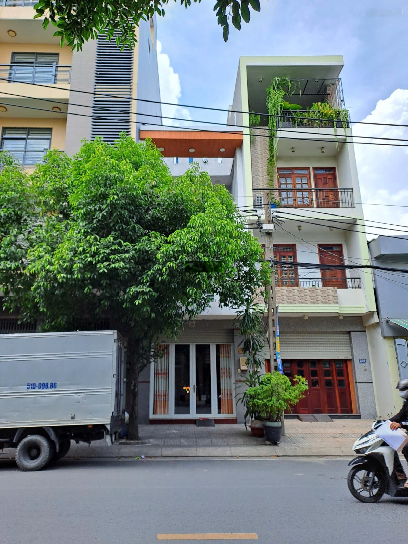 Góc 3 MT Phan Đăng Lưu. 6 x 18m. CN: 110m2. 2 tầng. HĐT 115tr. Giá 23 tỷ