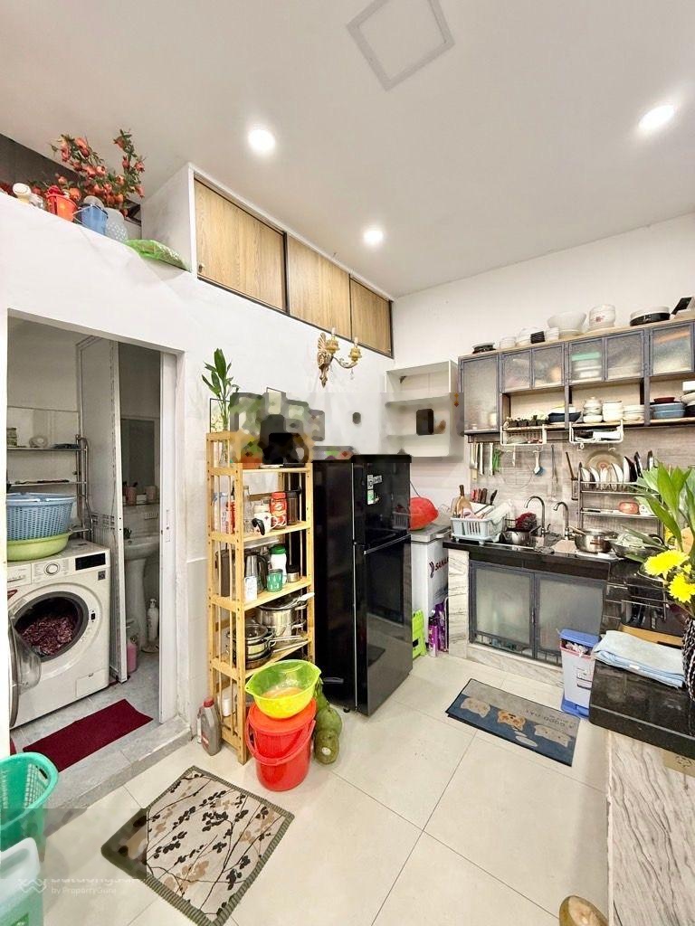 Nhà mới ở ngay, gần hàng xanh, 2 tầng, 36m2, full nội thất, hơn 4 tỏi