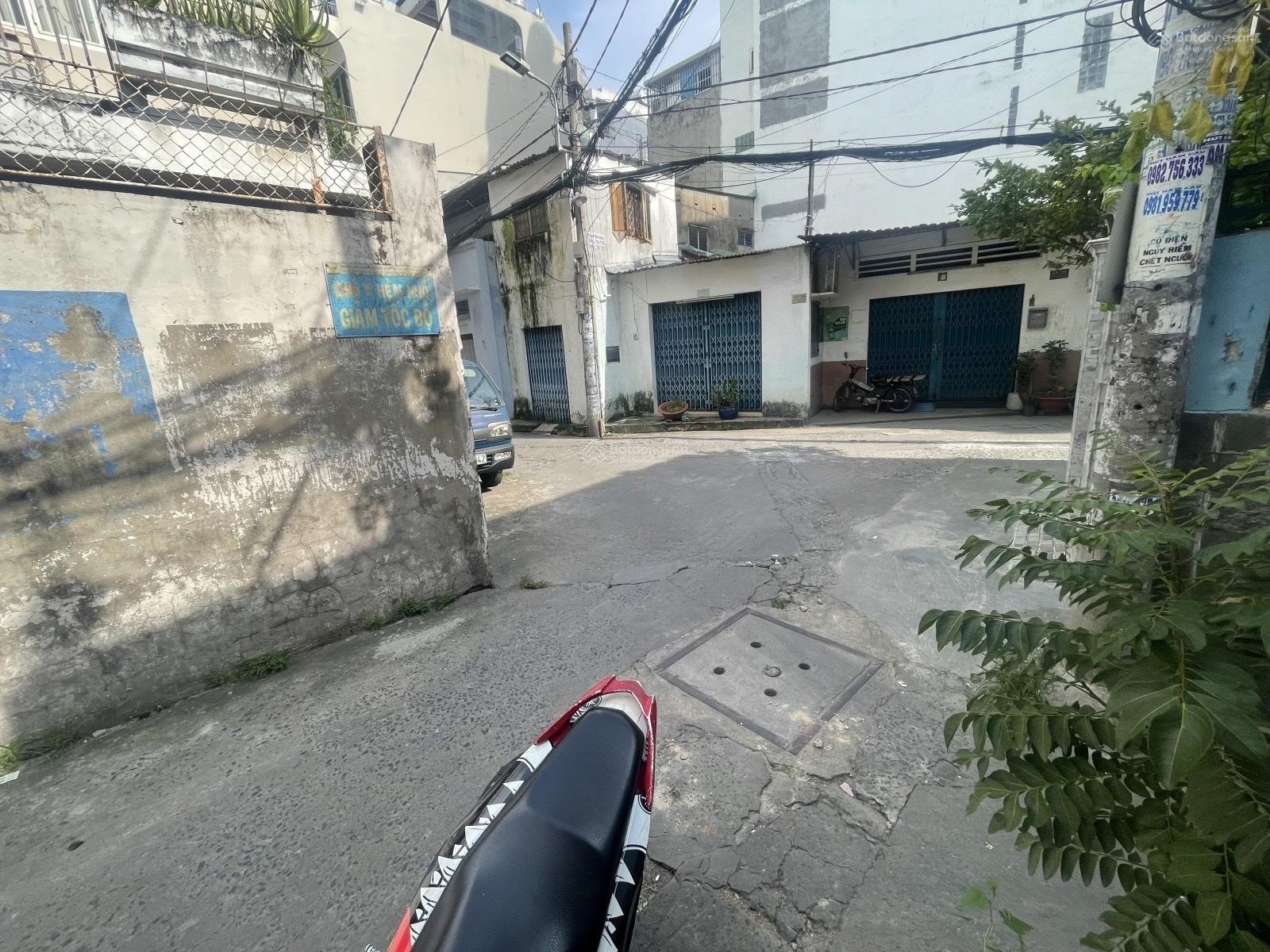 Xe hơi 7 chỗ vào nhà - sát chợ bà chiểu - 44m2 - chỉ 4.9 đồng