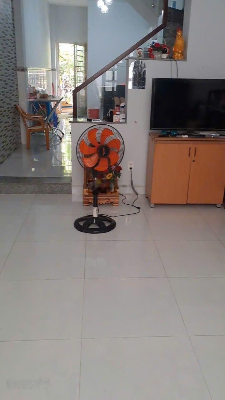 Chỉ 2.35 tỷ nhà 2 tầng sát mt hoàng trọng mậu, quận 7,dt 40m .hiếm khó tìm!