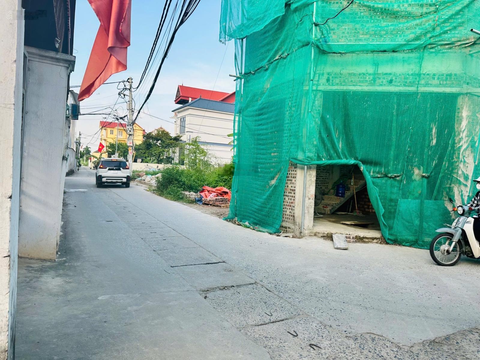 Chỉ 2.x tỉ đất trục chính kinh doanh tại hà nội!