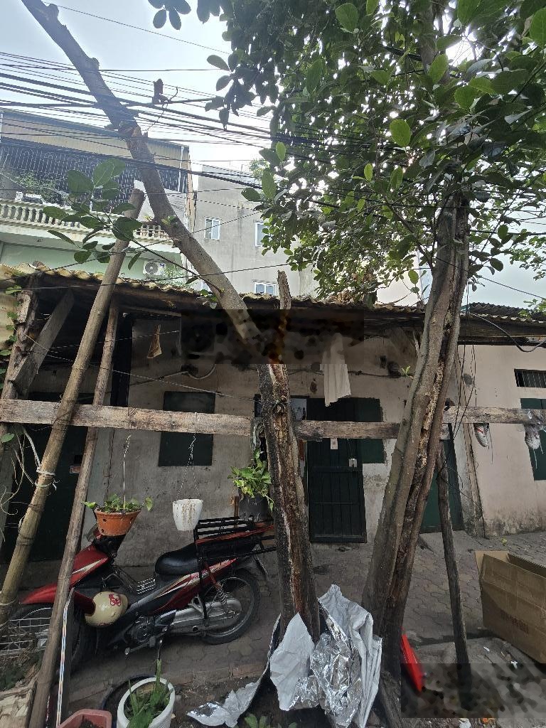 Bán đất Lĩnh Nam phân lô vuông vắn đẹp đẽ, 2 mặt thoáng sáng, ngõ rộng, dt 50m2 giá 10.2 tỷ