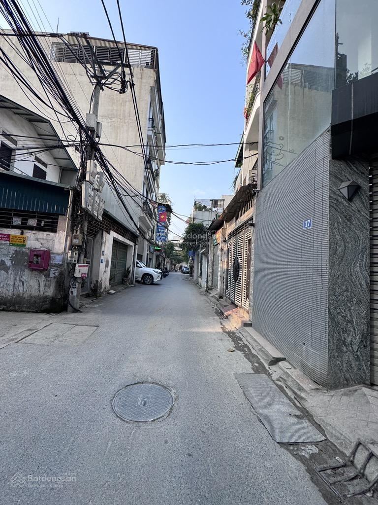 Bán đất Phố Trạm 70m², MT 4m ô tô vào đất, sát phố giá chào 13,9 tỷ TL