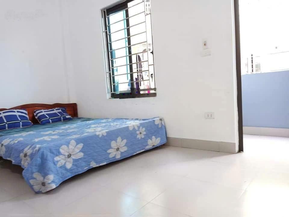 CCMN khép kín Mễ Trì Thượng, 28m2 khép kín, sạch mới Mễ Trì Full đồ, Ban công thoáng, cửa sổ