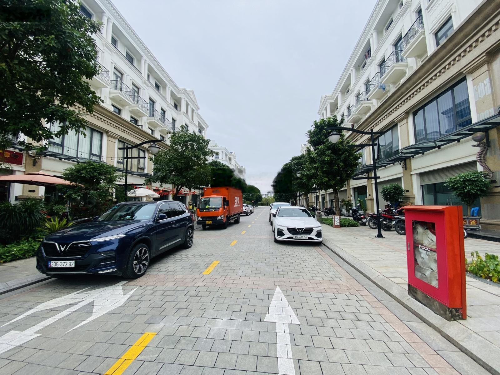 Cần bán shophouse Vin 1 giá rẻ hơn chung cư. Diện tích đất 82,5m² - MT 5m - Hướng ĐN~ 100tr/m²