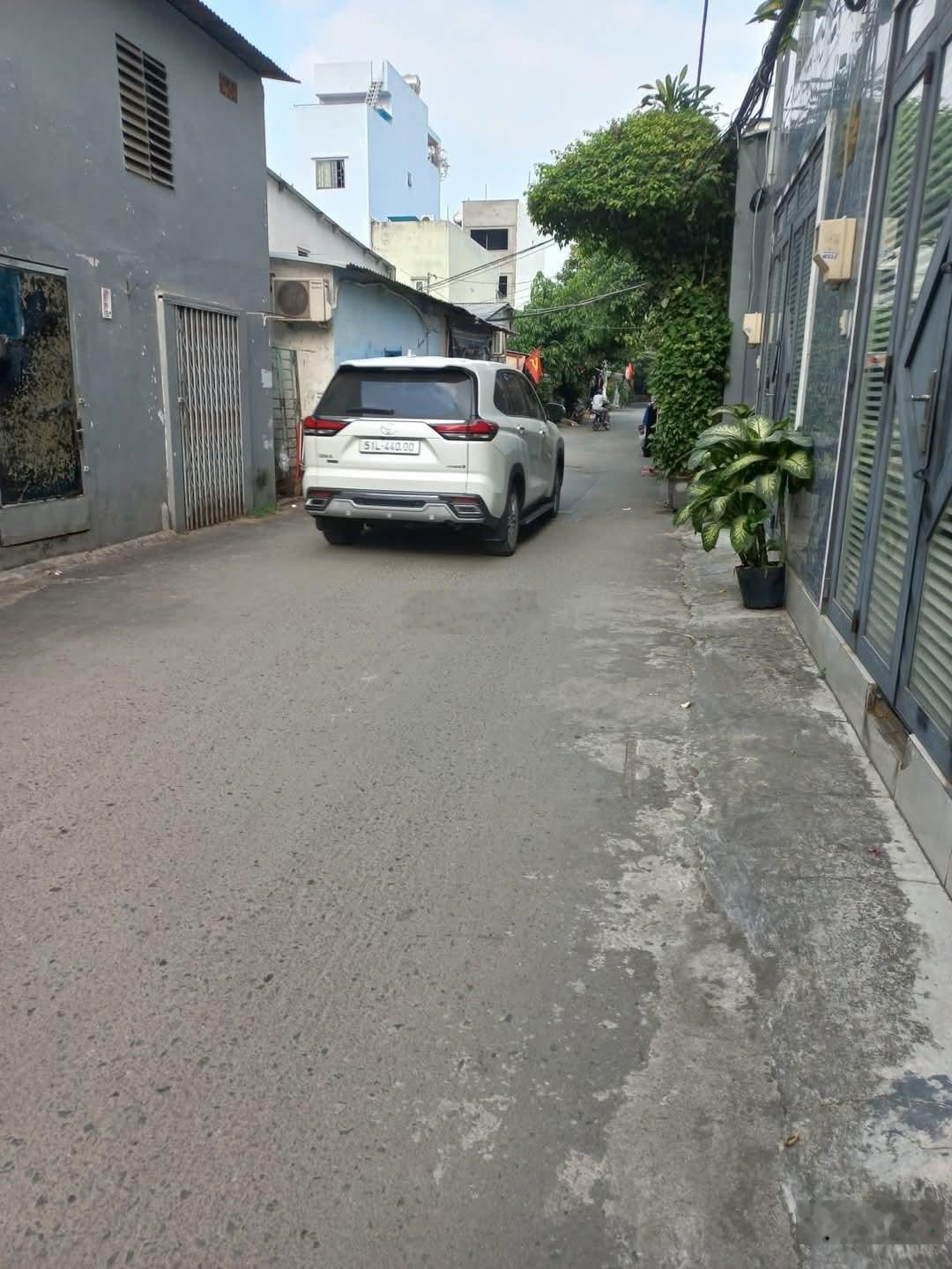 Bán gấp chỉ 99 triệu/m2_ Hẻm oto 7m_ DTCN 107m2 _ 4,1 x26m _ Ngay Hutech tiện xây CHDV_ Nhỉnh 10 tỷ