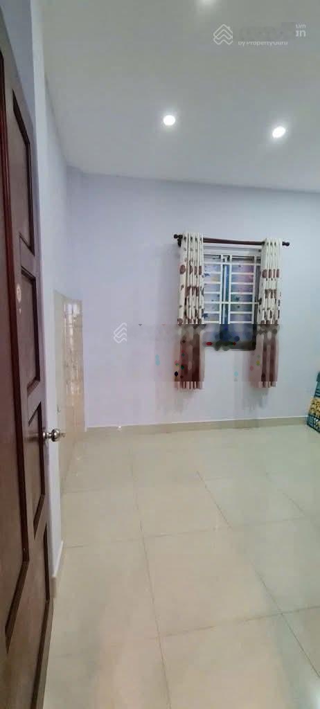 Bán nhà Lê Thúc Hoạch 64m2 2 tầng full nội thất sát mặt tiền đường giá 5.35 tỷ