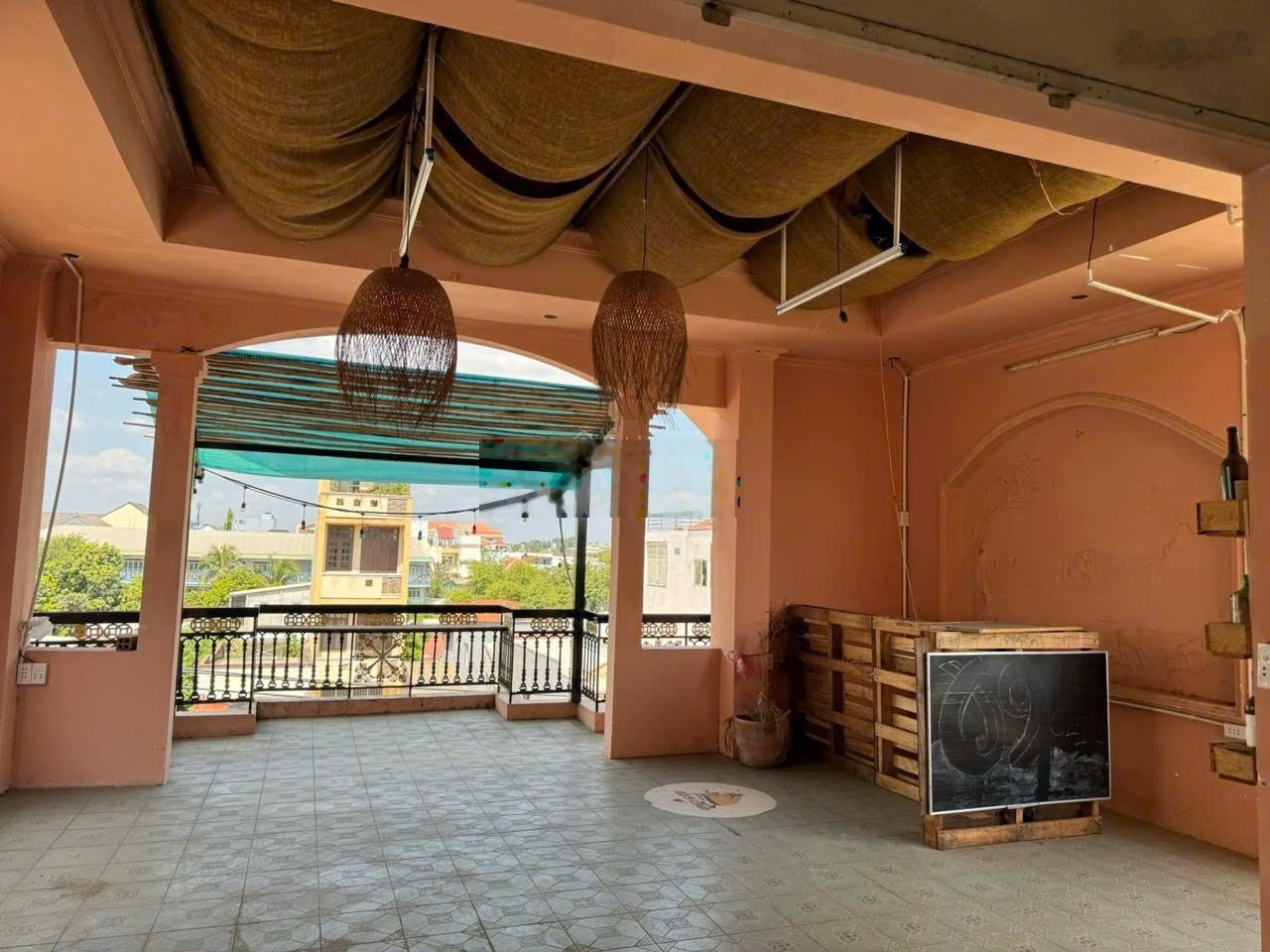 Mặt bằng Cách Mạng Tháng 8. Gần ngã 6, chùa Bà, chợ Thủ Dầu Một chỉ 300m, 7x30 4 tầng