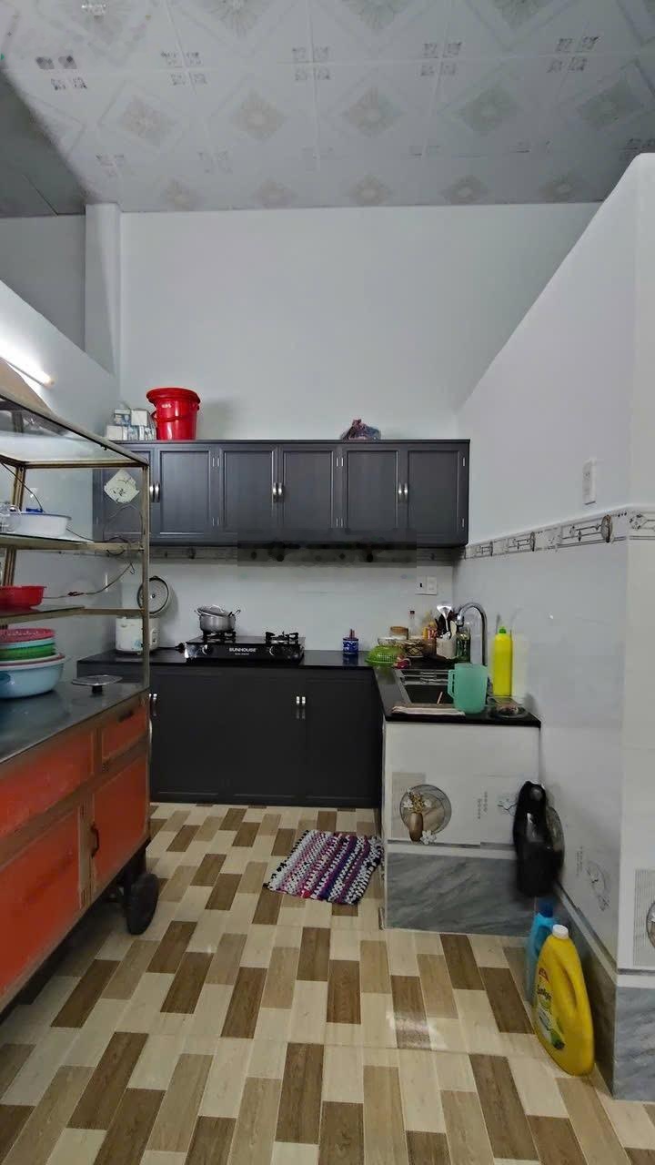 Bán nhà đẹp đường 8m ngang 5m dài 15,6m giá thỏa thuận - Tây Lân ô tô tải thông