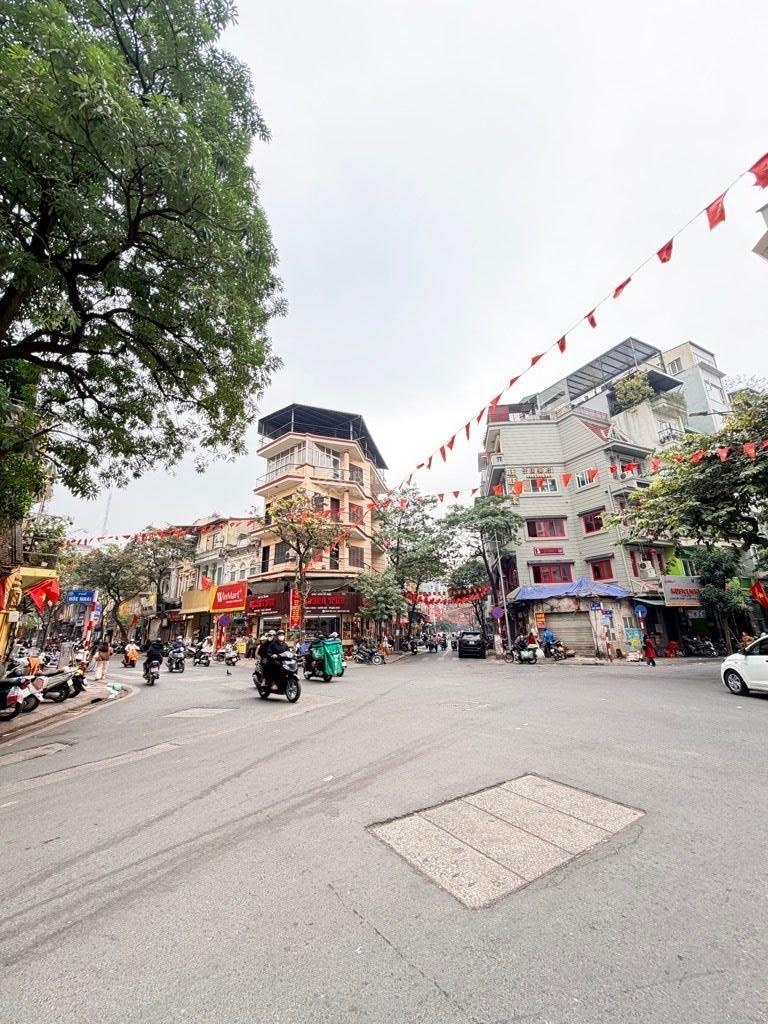 Bán Nhà mặt phố Hòe Nhai, 30,5 tỷ, 50m2, view đẹp, giá tốt, Ba Đình, Vỉa Hè, Kinh Doanh