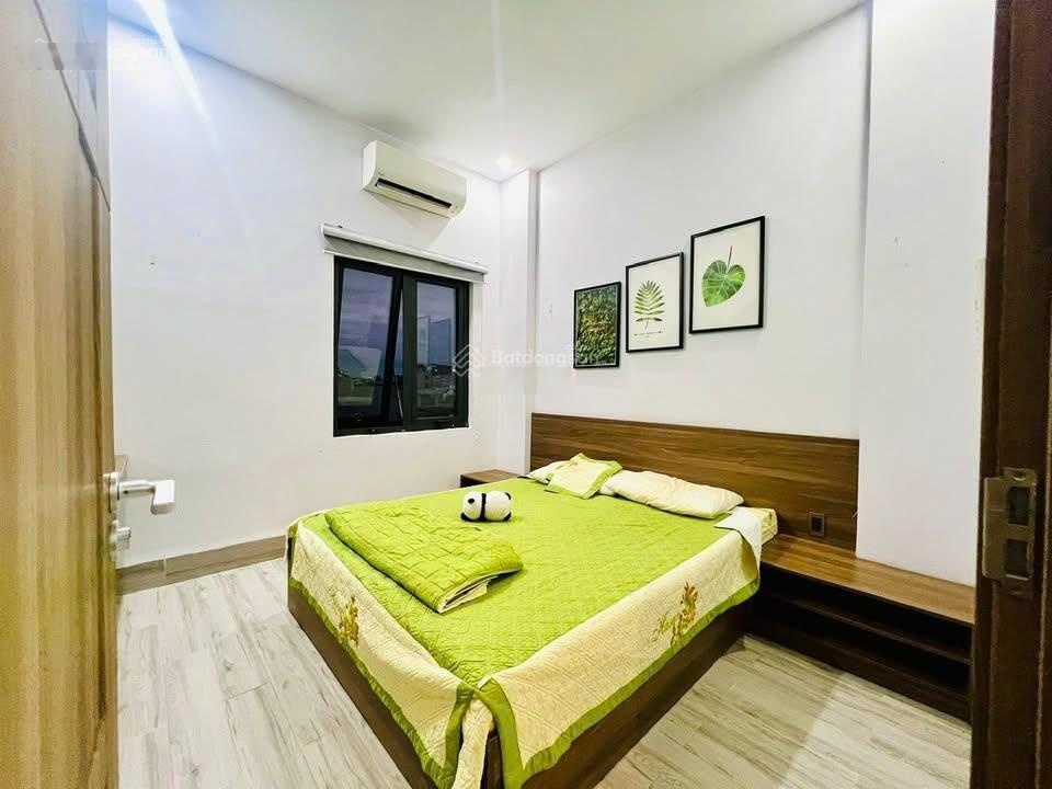 C/chủ gửi bán tòa C/H đường Hoàng Công Chất, 4 tầng, 9 PN đầy đủ nội thất, dt: 100m2 - Giá: 9 tỷ 5