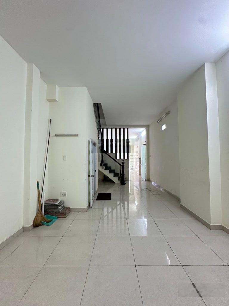 11.8 tỷ, Lý Thường Kiệt, Bắc Hải giáp Q10, hẻm xe hơi vào nhà, 2 tầng, 100m2 (4x25m)