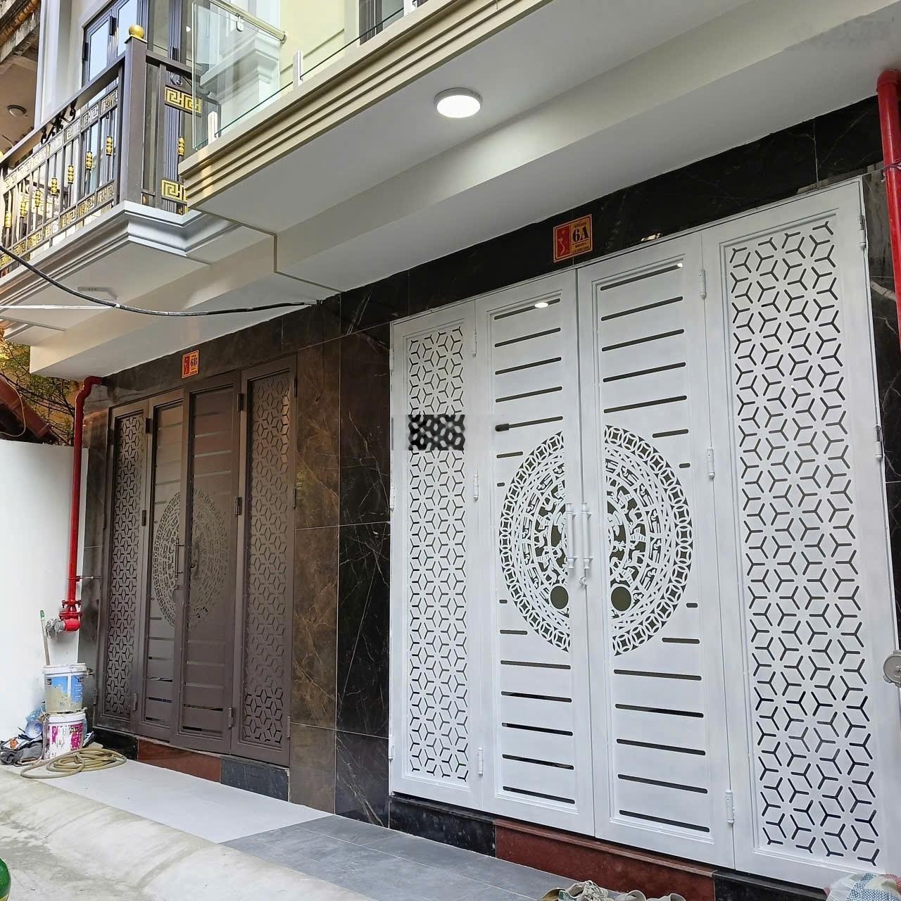 Siêu Đẹp ! Phú Thượng, Tây Hồ - 7 Tầng Thang Máy - Ô TÔ Gần Nhà .DT 56m - Giá 12.6 Tỷ .