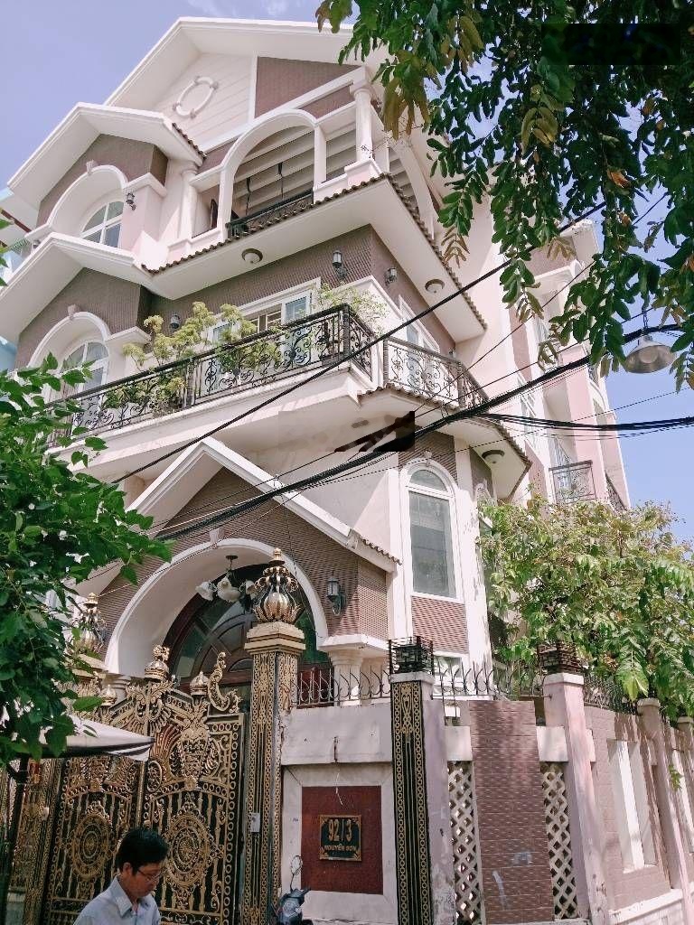 Biệt thự căn góc 2 mặt hẻm chủ xây ở cần bán gấp nguyễn sơn tân phú