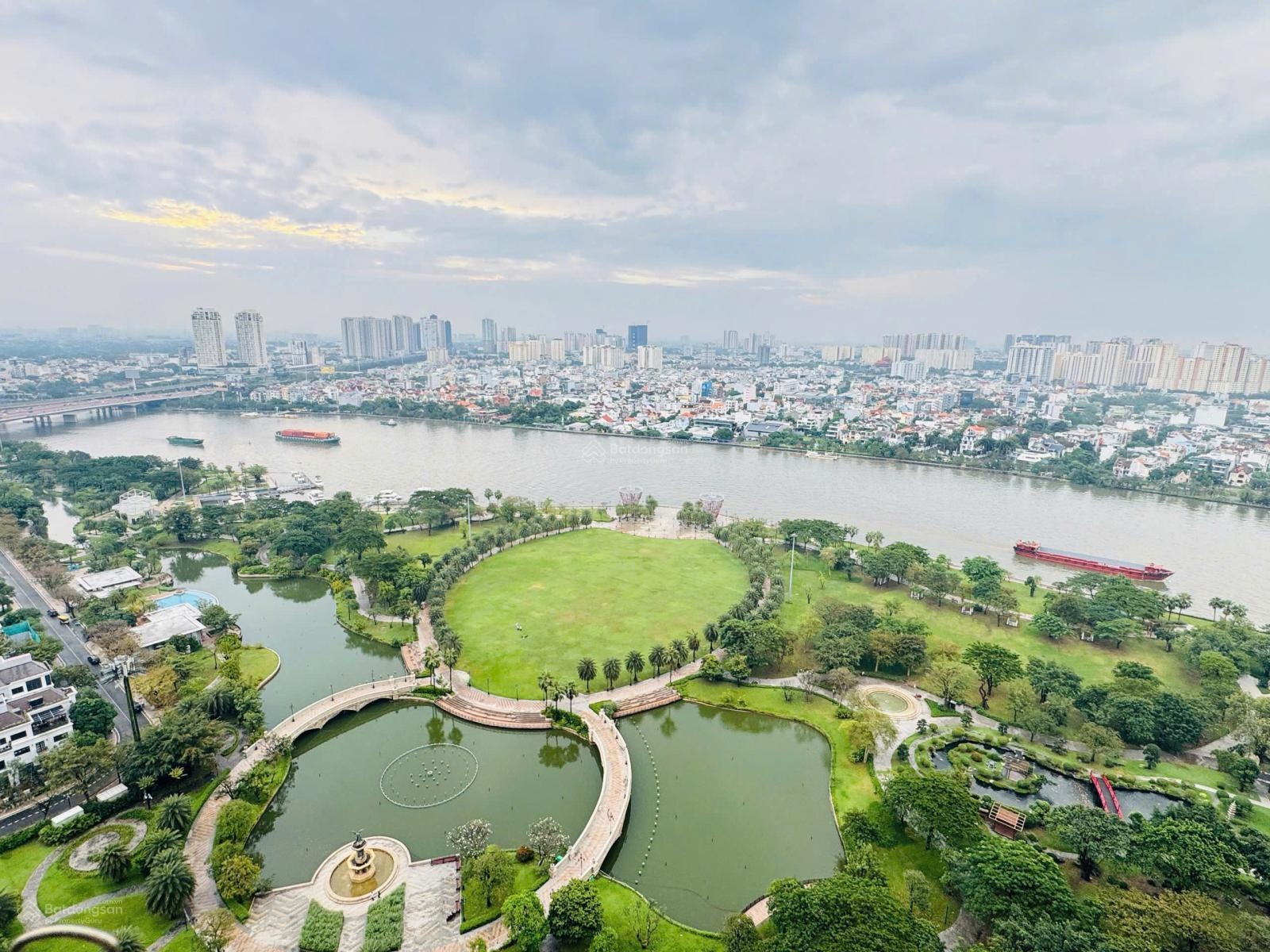 Full giỏ hàng căn hộ 4PN 188m2 Vinhomes Central Park, giá tốt chỉ từ 65 triệu/tháng, nội thất đẹp