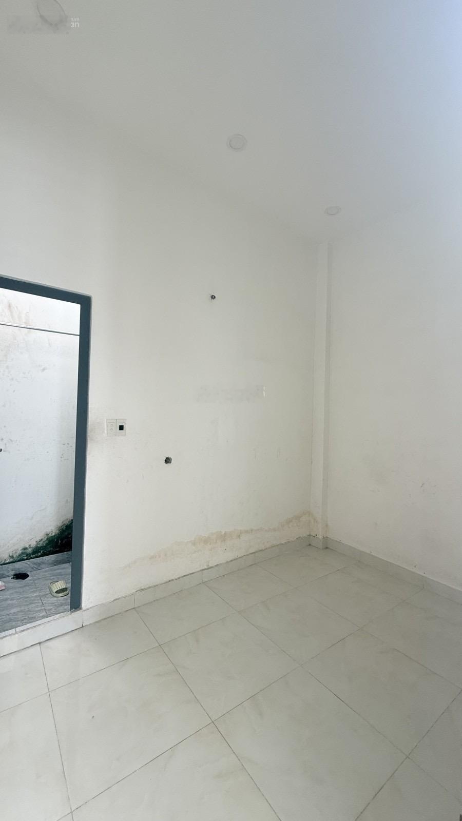 Bán Nhà Quận Tân Bình - 4,76 tỷ - 3PN, 2WC, 32m2 tại Phan Huy Ích, p 15, Tân Bình