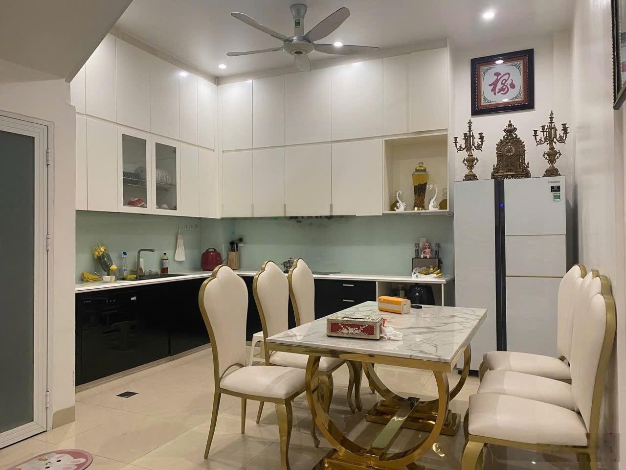 Cho Thuê Nhà 4 Tầng 4PN Full Nội Thất - Đường Gò Cát - Phú Hữu - Quận 9