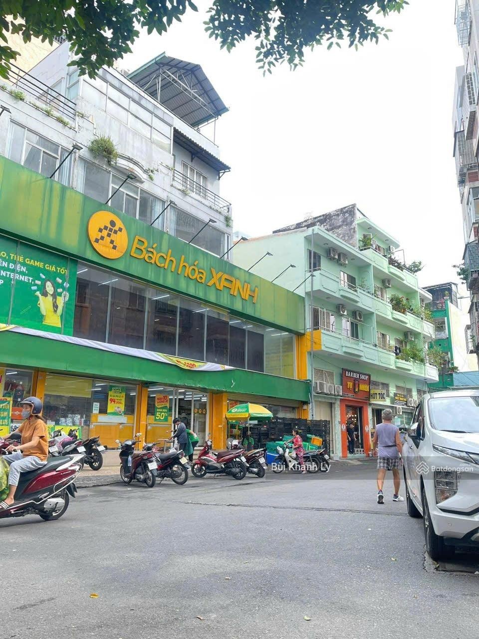 Bán nhà căn hộ dịch vụ xe hơi vào nhà khu vip Phan Xích Long HĐ 70 triệu/th 6 tầng thang máy