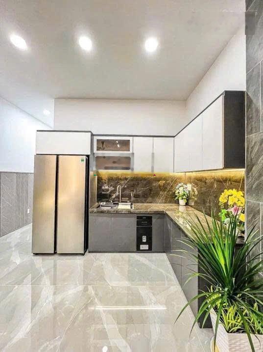 Bán nhà đẹp ngay Ung Văn Khiêm - P25 - Bình Thạnh, có dòng tiền 18tr/th, ở ngay. SHR. Giá 2tỉ250