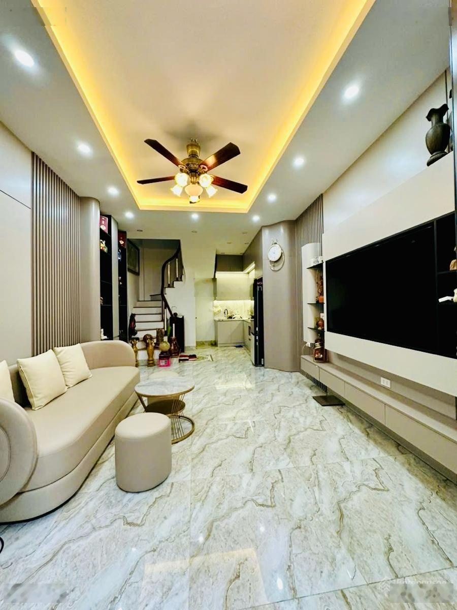 Bán nhà đẹp về ở ngay, phố Trần Khát Chân, 70 m ra đường oto tránh, dt 37 m2, giá 7,35 tỷ