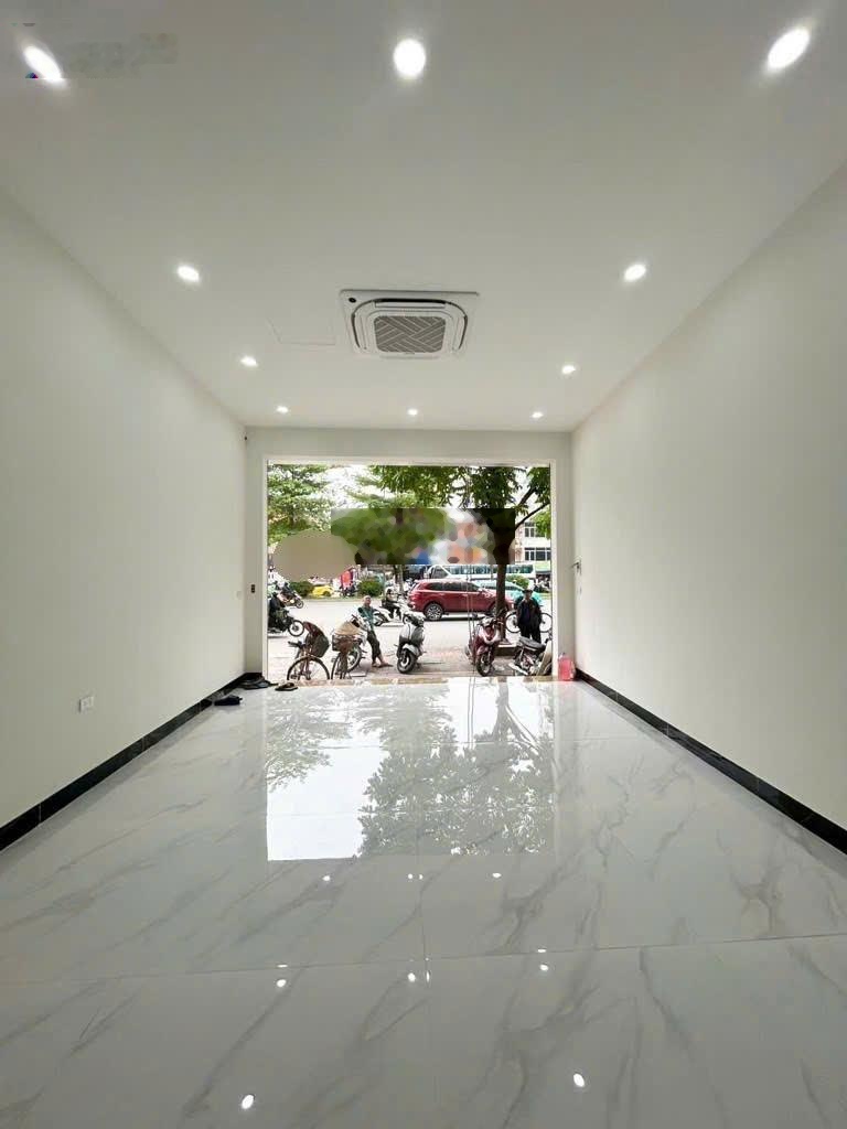 Cho thuê MBKD mặt phố Trường Chinh 50m² x 5 tầng MT 5m Nhà mới Có thang máy Giá 50tr/th
