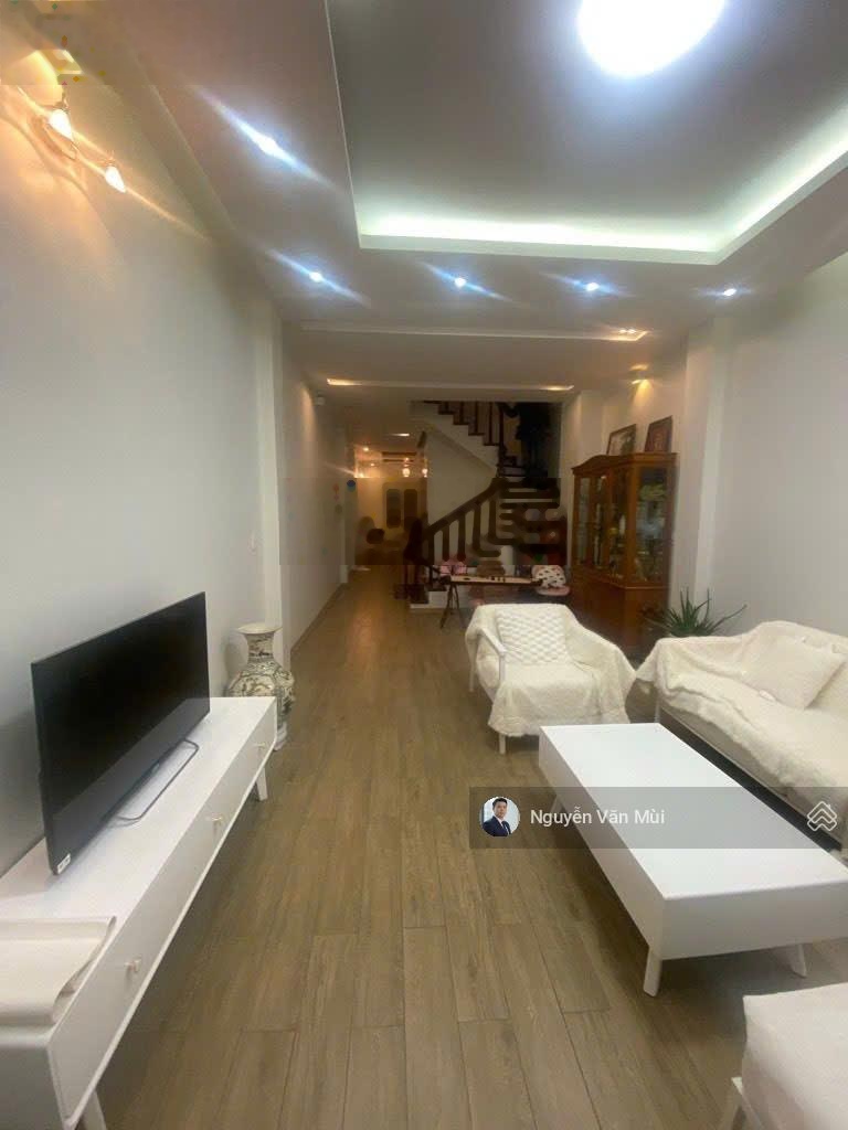 Bán nhà riêng thông Lạc Long Quân Võ Chí Công, 7 tầng, thang máy, đường 2 ô tô tránh nhau