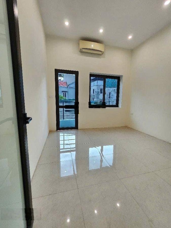 Siêu Hiếm, Bán nhà nhỏ xinh phố Phú Thượng, 4 tầng dân xây, nhà đẹp ở ngay giá chỉ 5,5 tỷ.