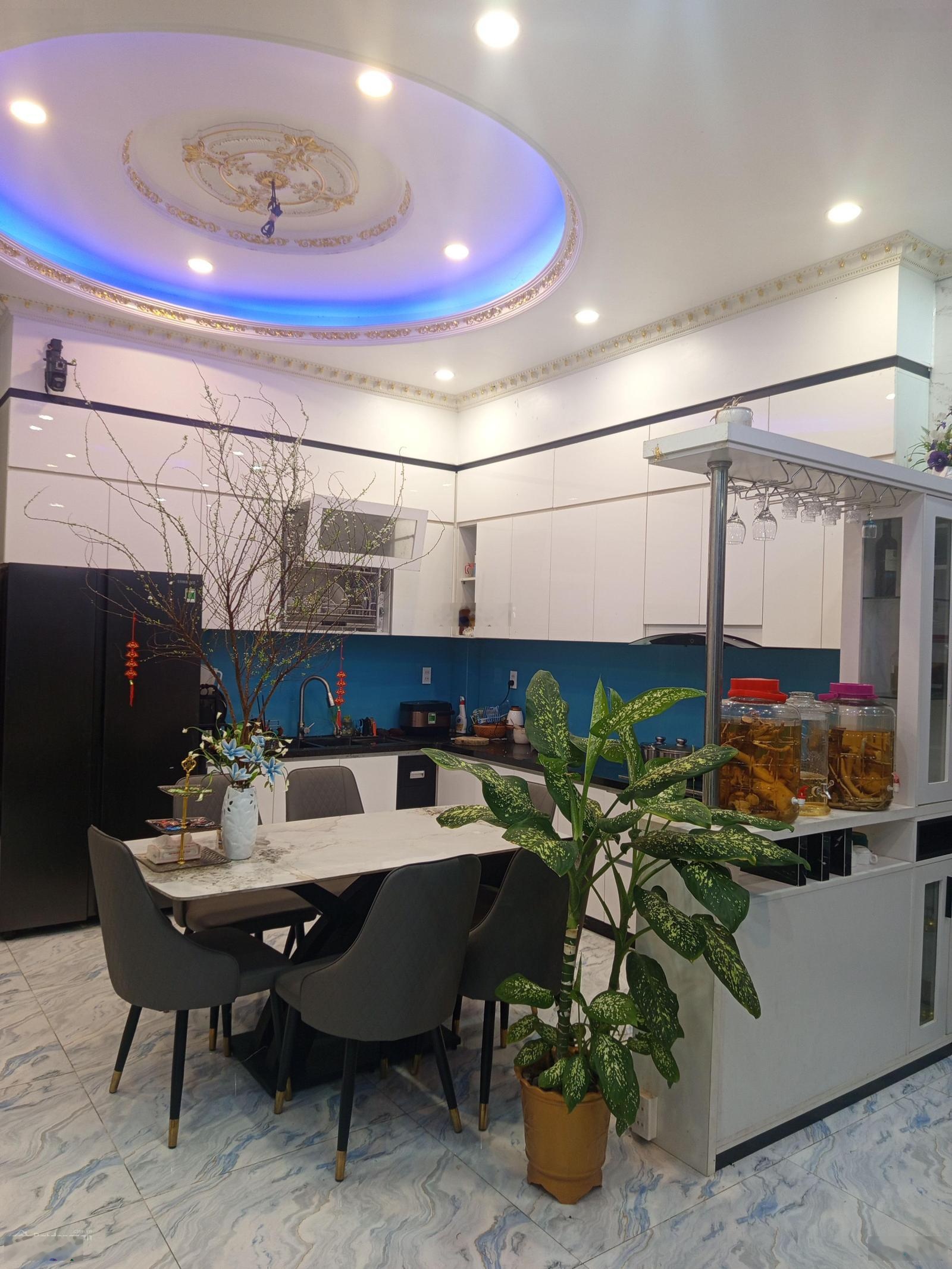 Nhà kiệt ô tô 6m , đường đồng kè ,nhà đẹp mà giá rẻ sụp hầm có 1-0-2 -full nội thất sang xịn