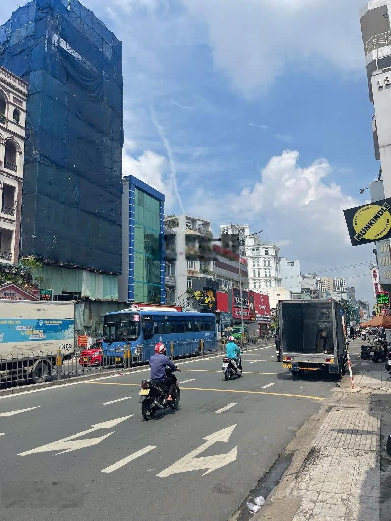 HẠ 5 TỶ BÁN GẤP-SIÊU PHẨM MT Hoàng Văn Thụ, Phú Nhuận DT 10x14m 2 lầu HĐT 120tr giá 38 TỶ