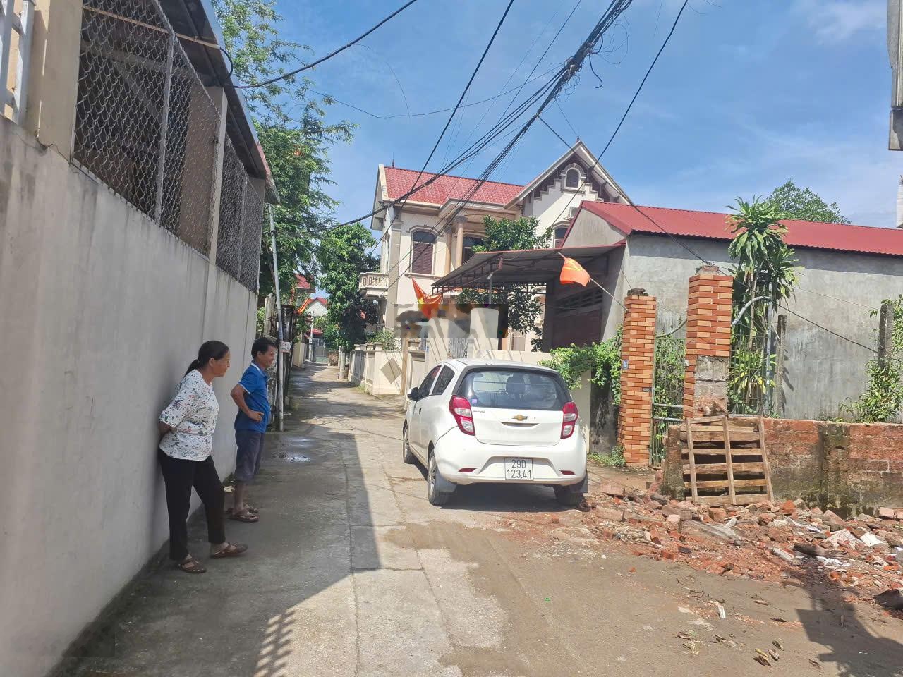 Bán lô góc 2 mặt tiền cách quốc lộ 32 khoảng 50m -tại xã tích lộc - phúc thọ - hà nội